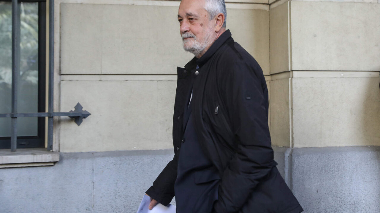 Salida de la Audiencia Provincial de Jos&eacute; Antonio Gri&ntilde;an.
