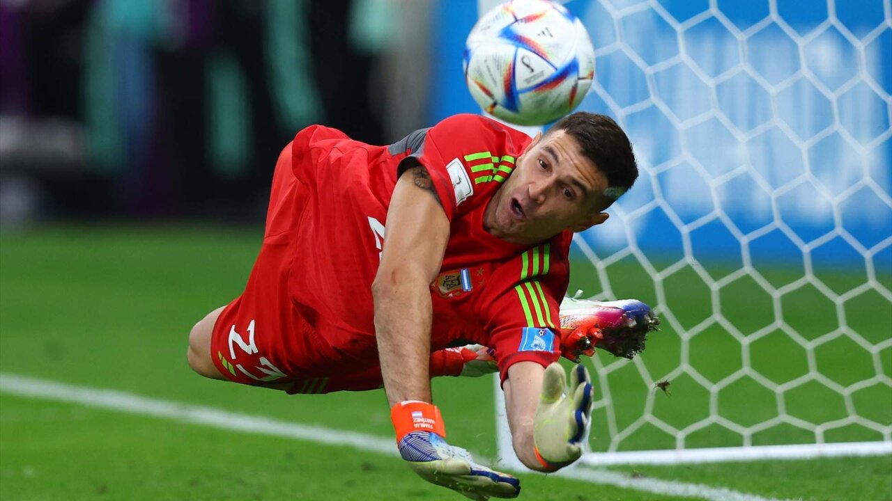 Emiliano Martinez, el portero de la Selecci&oacute;n Argentina fue protagonista indiscutible en la tanda de penaltis