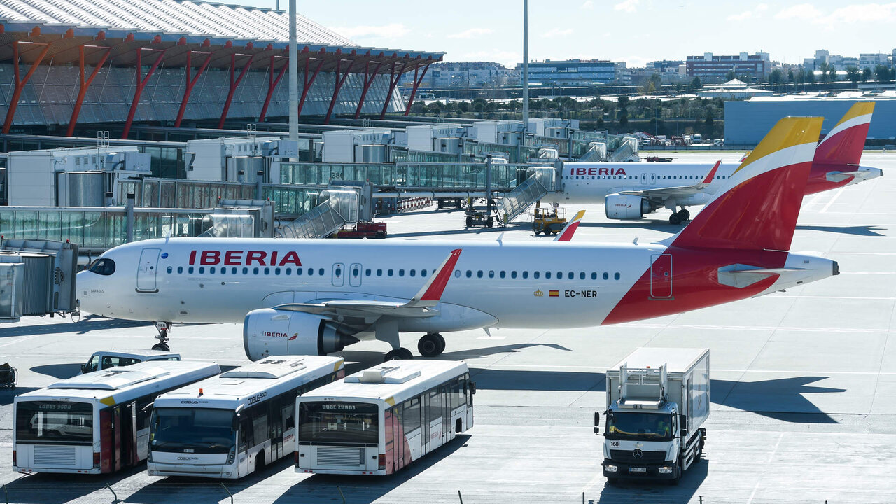Iberia descarta que un ciberataque causara el fallo de conectividad que provoc&oacute; cancelaciones y retrasos en varios aeropuertos.