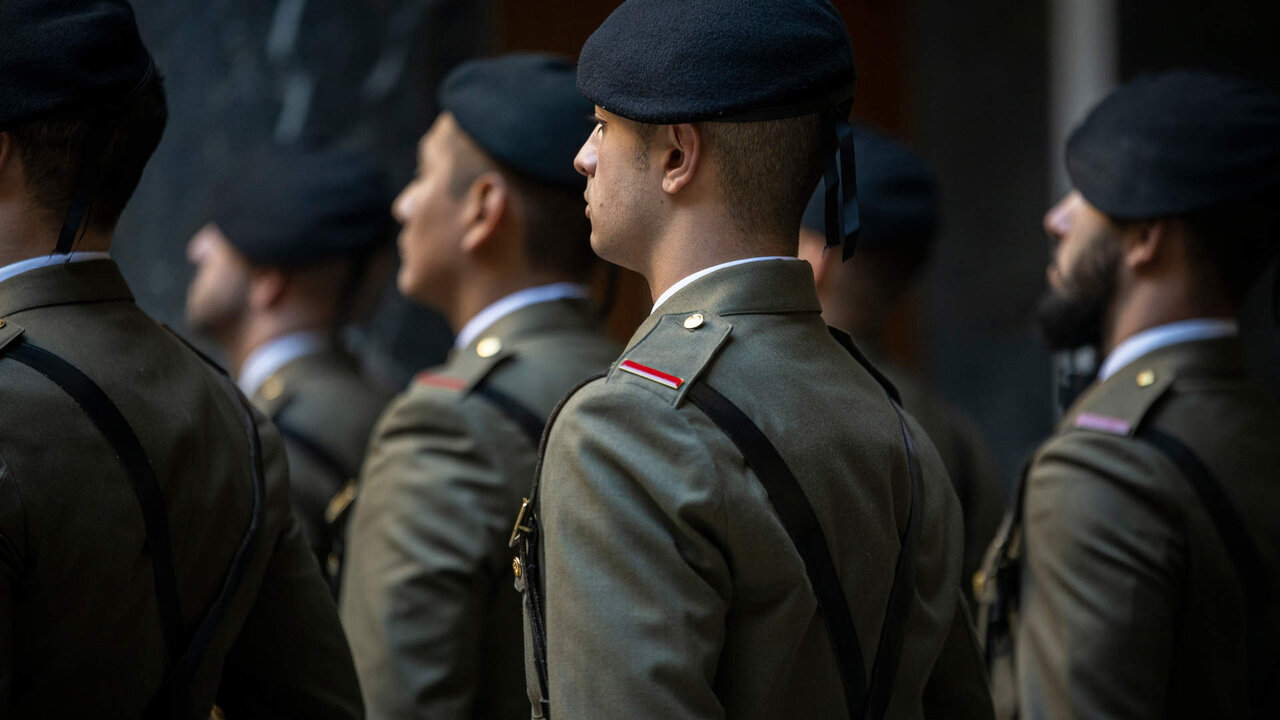 Varios militares durante la celebraci&oacute;n de la Pascua Militar en Barcelona.