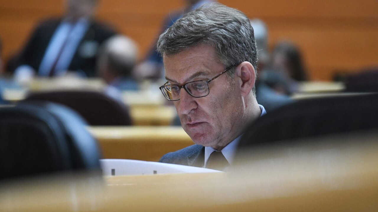 El l&iacute;der del Partido Popular, Alberto N&uacute;&ntilde;ez Feij&oacute;o, durante una sesi&oacute;n de control al Gobierno en el Senado.