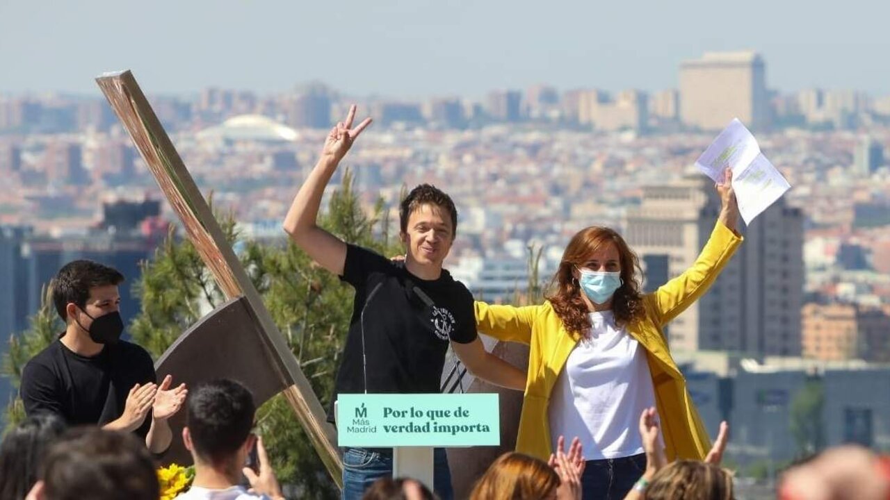 &Iacute;&ntilde;igo Errej&oacute;n y M&oacute;nica Garc&iacute;a, en un mitin de M&aacute;s Madrid (Foto: Europa Press).
