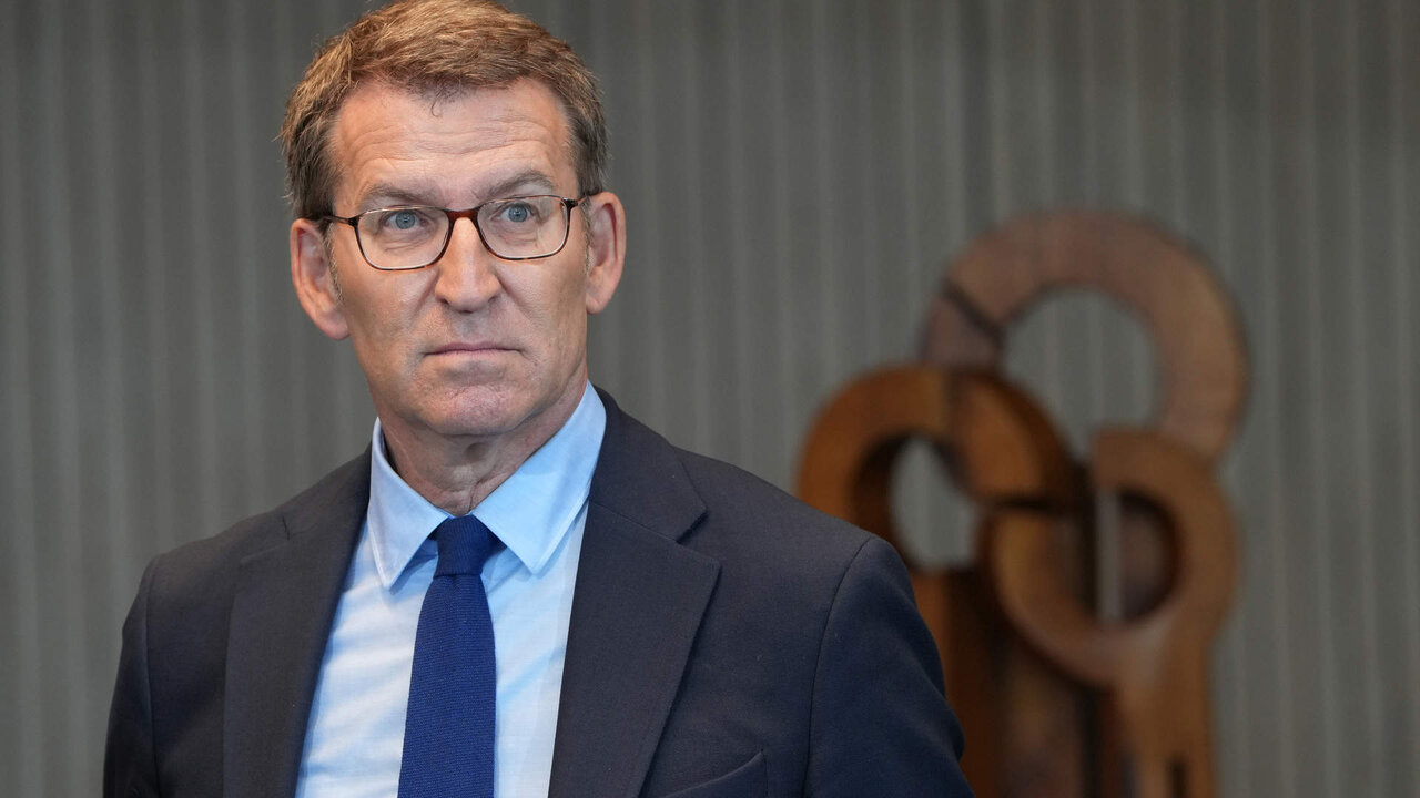 El presidente del Partido Popular, Alberto N&uacute;&ntilde;ez Feij&oacute;o, durante una visita a la empresa Viralgen VC, a 14 de abril de 2023.