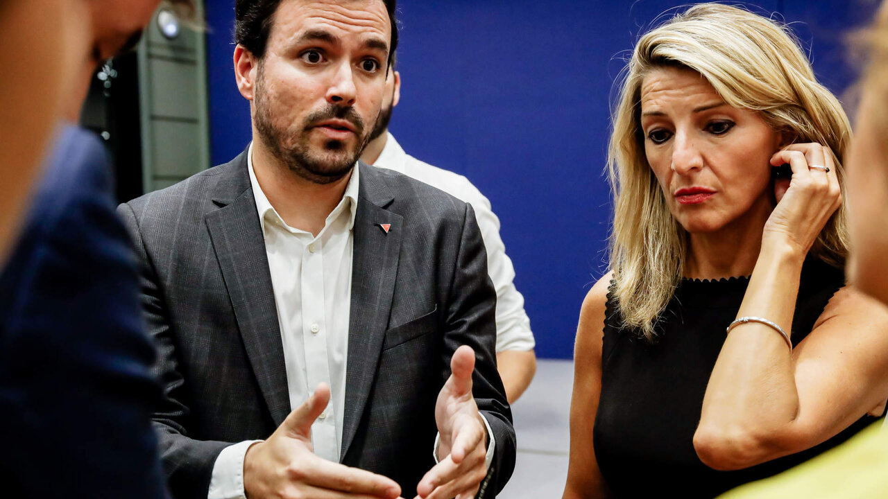 Alberto Garz&oacute;n y Yolanda D&iacute;az.