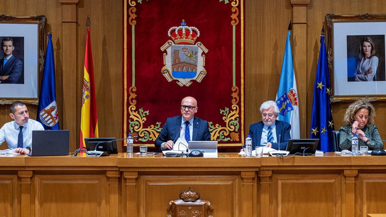 Sesi&oacute;n ordinaria do pleno da Deputaci&oacute;n Ourense correspondente &oacute; mes de marzo. Asisiten Manuel Baltar (Presidente Deputaci&oacute;n); Rosendo Fern&aacute;ndez (VicePresidente 1&ordm;); Cesar Fern&aacute;ndez Gil (VicePresidente 2&ordm;); Placido &Aacute;lvarez Doba&ntilde;o (VicePresidente 3&ordm;); Jorge Pumar (Deputado PPOU); Luz Doporto Real (Deputado PPOU); &Aacute;lvaro Jos&eacute; Fern&aacute;ndez L&oacute;pez (Deputado PPOU); Consuelo Vispo Seara (Deputado PPOU); Patricia Torres Madureira (Deputado PPOU); Pablo P&eacute;rez P&eacute;rez (Deputado PPOU); Ana Mar&iacute;a Villarino Pardo (Deputado PPOU); Rafael Rodr&iacute;guez Villarino (Deputado PSOE); Jos&eacute; Ignacio G&oacute;mez P&eacute;rez (Deputado PSOE); Elvira Lama Fern&aacute;ndez (Deputado PSOE); Diego Fern&aacute;ndez Nogueira (Deputado PSOE); Susana Rodr&iacute;guez Est&eacute;vez (Deputado PSOE); Rosario Rodr&iacute;guez Delgado (Deputado PSOE); Margarita P&eacute;rez Fern&aacute;ndez (Deputado PSOE); &Aacute;lvaro Vila Araujo (Deputado PSOE); Aurentino Alonso Araujo (Deputado PSOE); Montserrat Lama Novoa (Grupo de Non Adscritos); Armando Ojea Bouzo (Deputado DO); Gonzalo P&eacute;rez J&aacute;come (Deputado DO); Bernardo Varela L&oacute;pez (Deputado BNG), M&oacute;nica Legaspi (Interventora Deputaci&oacute;n Ourense) e Juan Marquina (Secretario Deputaci&oacute;n Ourense).
