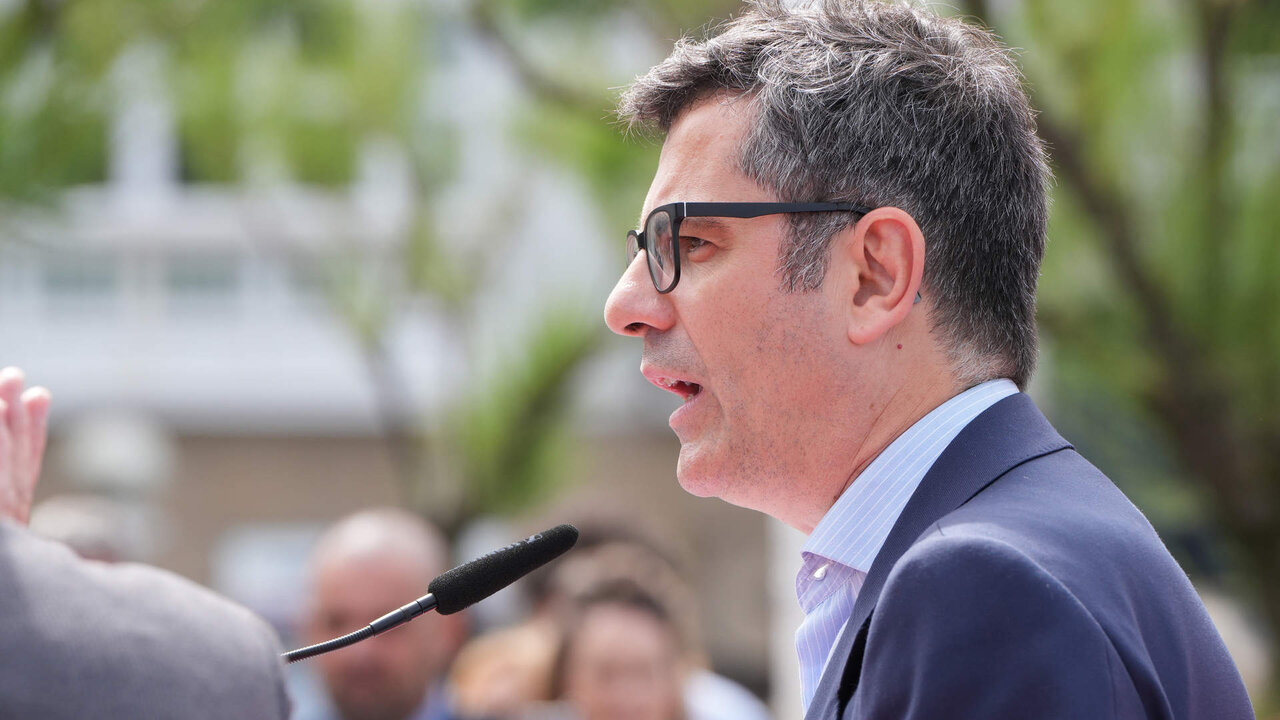 Felix Bola&ntilde;os participa en un acto junto a Marisol Garmendia y Jos&eacute; Ignacio Asensio en San Sebasti&aacute;n 27/04/2023.