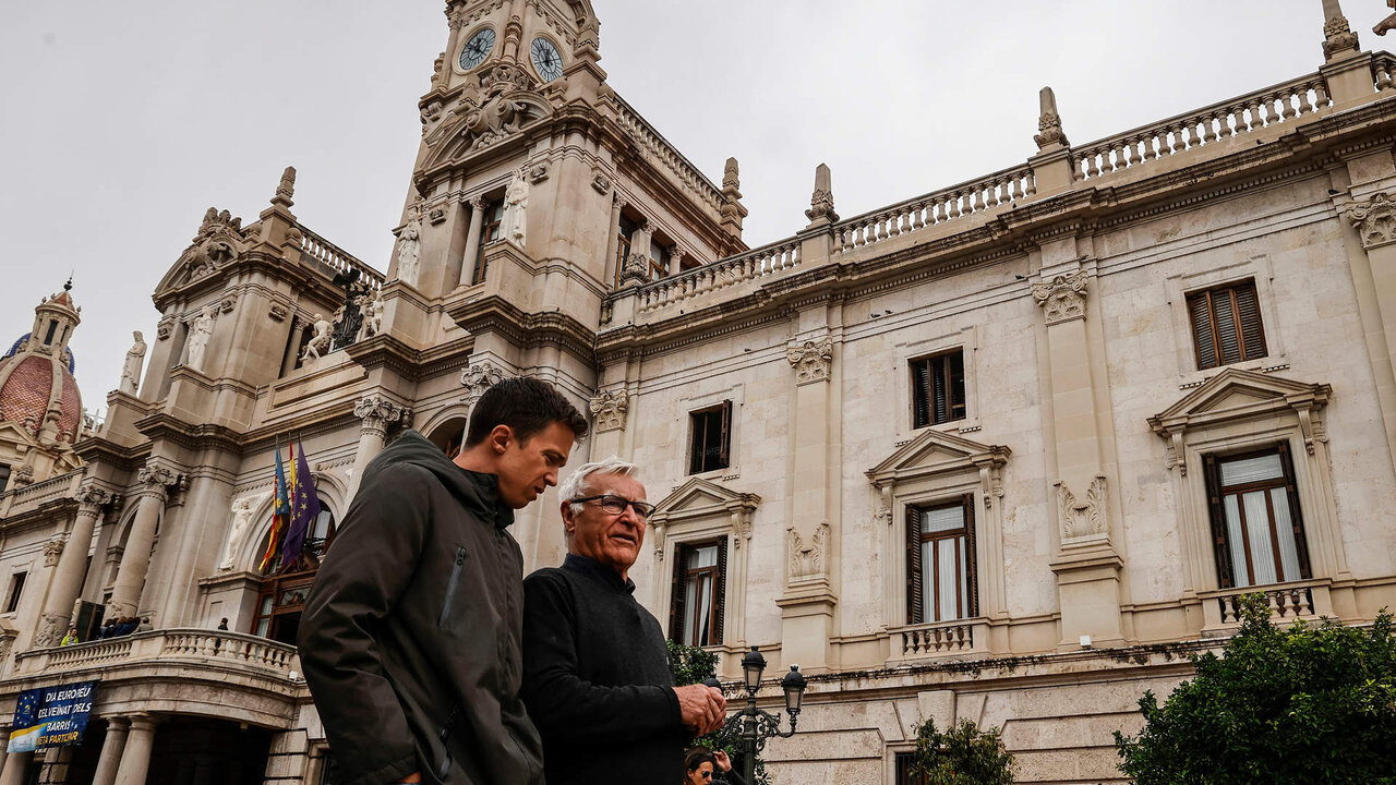 ROBER SOLSONA&hellip;&hellip;.20230523&hellip;..VALENCIA&hellip;&hellip;Encuentro del alcalde de Vale`ncia y candidato a la reelecci&oacute;n por Comprom&iacute;s, Joan Rib&oacute;, con el diputado de M&aacute;s Pa&iacute;s, &Iacute;&ntilde;igo Errej&oacute;n.
