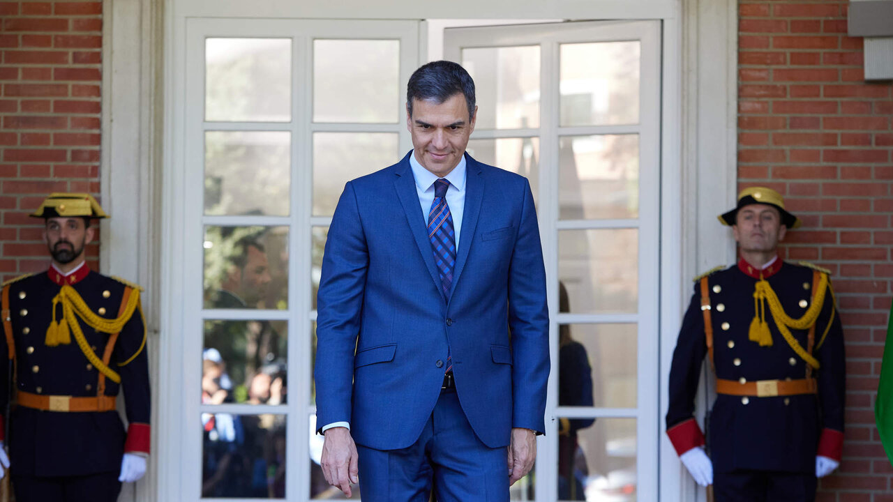 Archivo - El presidente del Gobierno, Pedro S&aacute;nchez,en Moncloa.