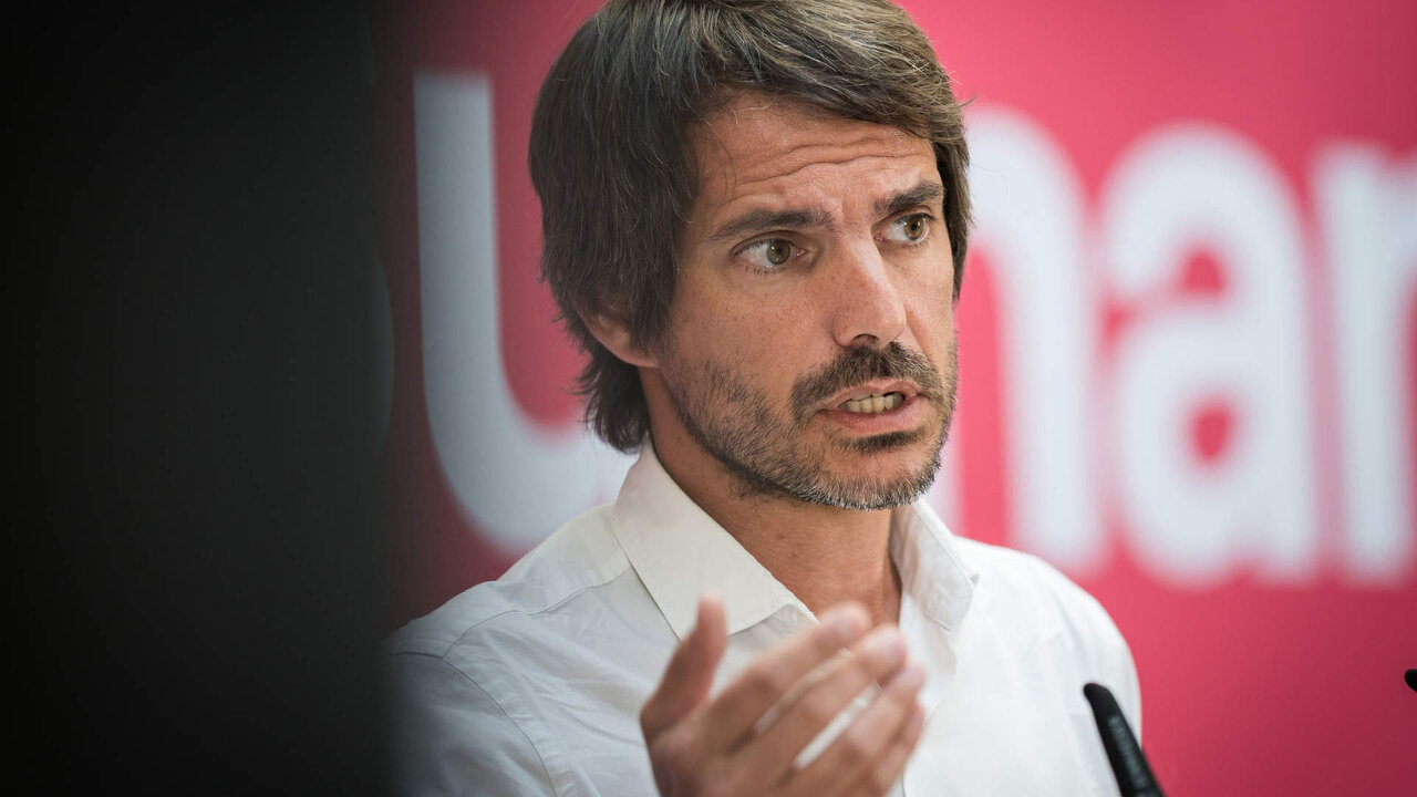 El portavoz de Sumar, Ernest Urtasun, ofrece una rueda de prensa, en el Espacio Larra, a 28 de agosto de 2023, en Madrid (Espa&ntilde;a). Durante la rueda de prensa Urtasun ha analizado la actualidad pol&iacute;tica con el inicio de un nuevo curso pol&iacute;tico.