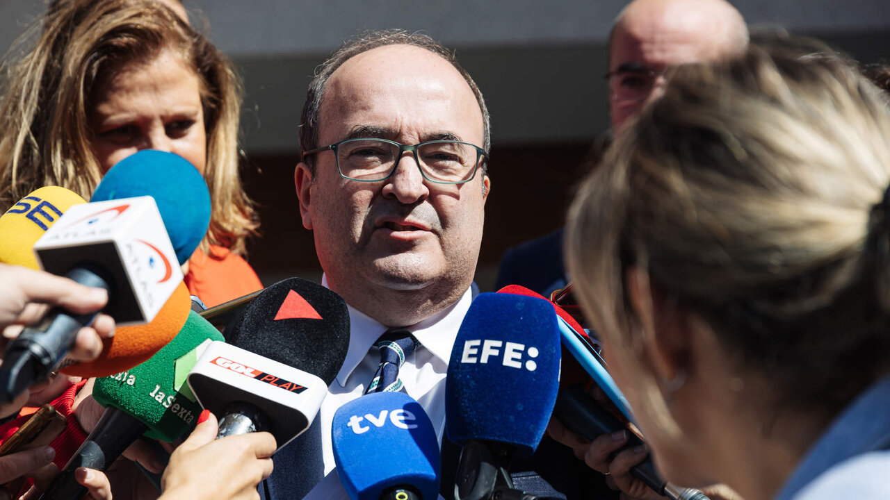 El ministro de Cultura y Deporte en funciones, Miquel Iceta, atiende a los medios, en una foto de archivo.