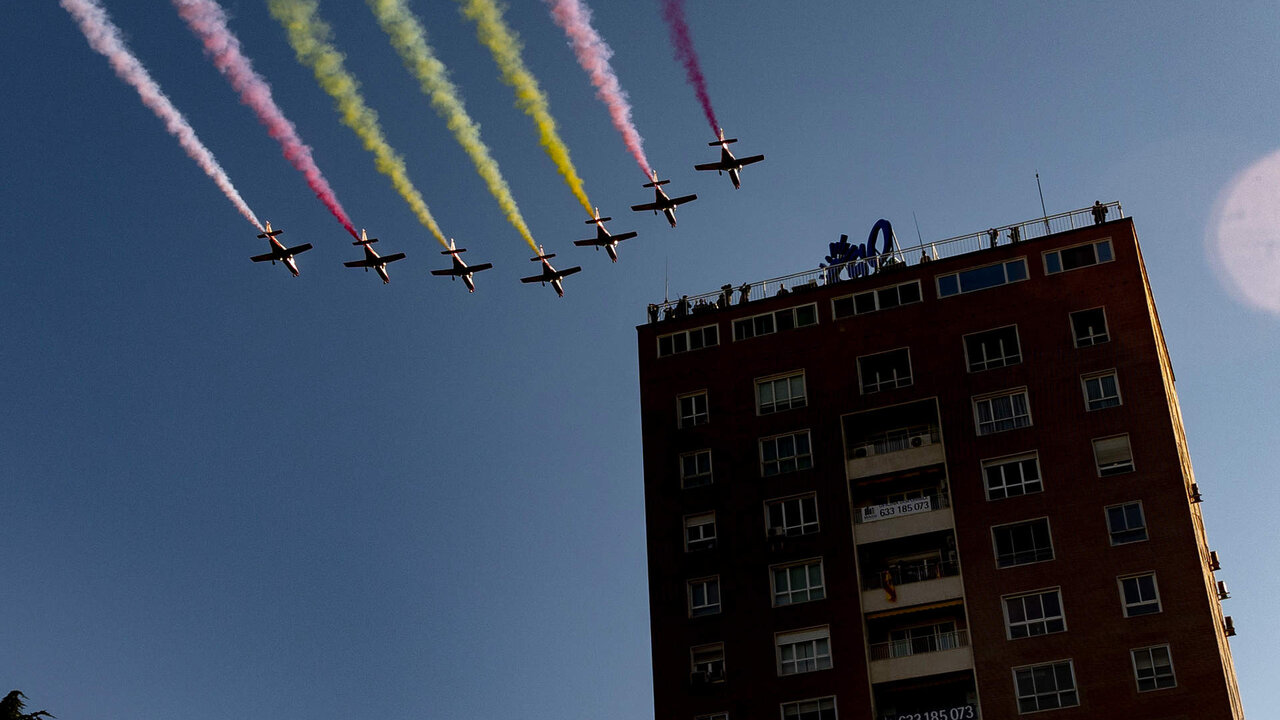 Aviones y helic&oacute;pteros del desfile del 12-O