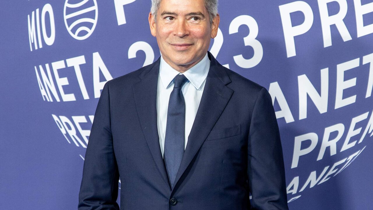 El presentador de televisi&oacute;n Boris Izaguirre posa en el photocall de la gala de entrega del LXXII Premio Planeta, en el Museu Nacional d&rsquo;Art de Catalunya, a 15 de octubre de 2023, en Barcelona, Catalunya (Espa&ntilde;a). El Premio Planeta, que se entrega en el transcurso de una cena, est&aacute; reconocido como uno de los galardones m&aacute;s prestigiosos en el &aacute;mbito literario. En esta edici&oacute;n, se han batido todos los retos con 1.129 novelas presentadas, 461 m&aacute;s que el a&ntilde;o anterior. El vencedor se lleva un mill&oacute;n de euros, mientras que el segundo premio es de 200.000 euros, que sirven para impulsar la carrera literaria de los dos escritores premiados.
15 OCTUBRE 2023;PREMIO PLANETA;BARCELONA
Lorena Sop&ecirc;na / Europa Press
15/10/2023