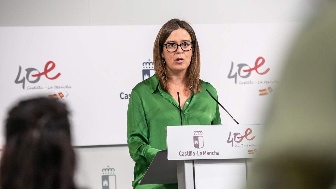 Toledo, 31 de octubre de 2023.- La consejera portavoz del Gobierno regional, Esther Padilla, comparece en rueda de prensa en el Palacio de Fuensalida, para dar cuenta de los asuntos tratados en el Consejo de Gobierno. (Fotos: D. Esteban Gonz&aacute;lez // JCCM)