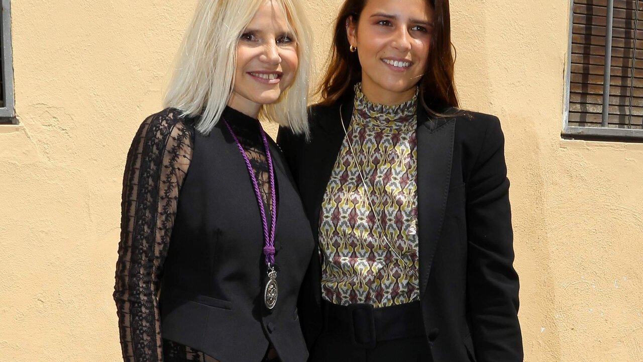 Archivo - Eugenia Mart&iacute;nez de Irujo y Cayetana Rivera, en una imagen de archivo