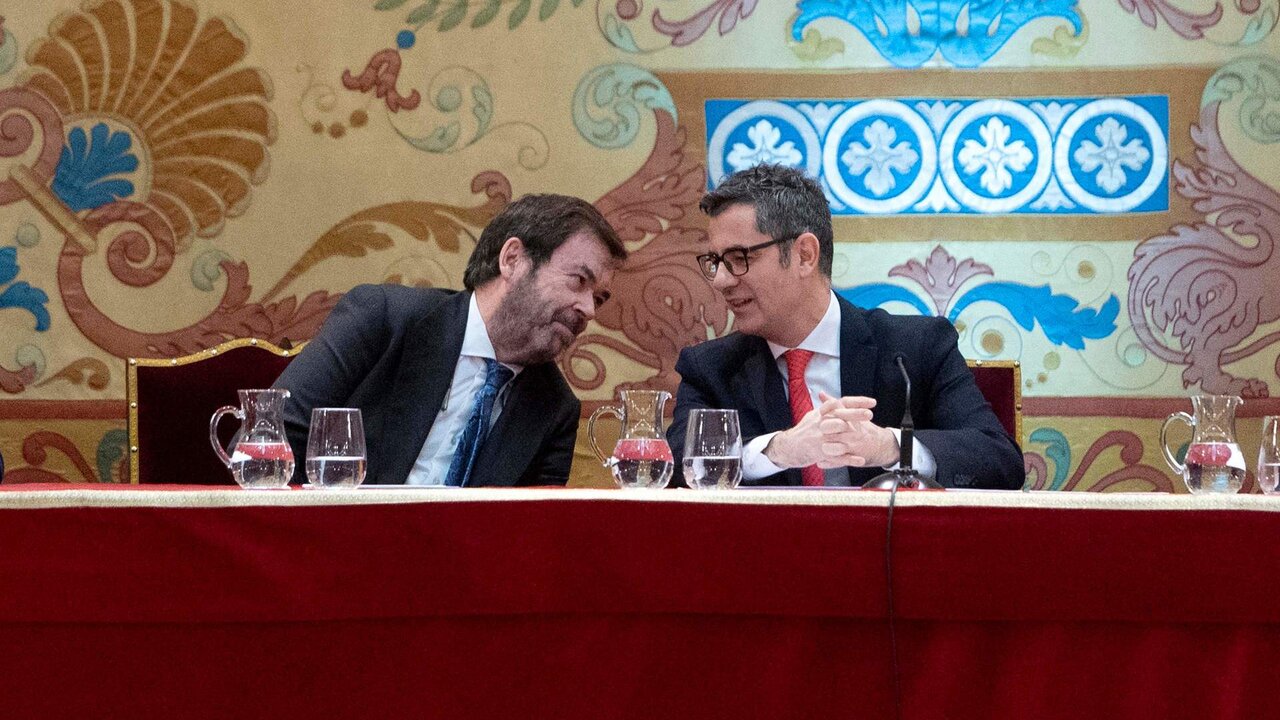 El presidente del Consejo General del Poder Judicial (CGPJ), Vicente Guilarte (i) y el ministro de la Presidencia, Justicia, y Relaciones con las Cortes, F&eacute;lix Bola&ntilde;os.