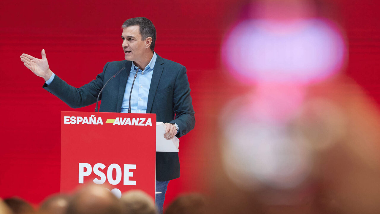 El secretario general del PSOE y presidente del Gobierno, Pedro S&aacute;nchez, interviene durante un acto del PSOE, en IFEMA Madrid, a 25 de noviembre de 2023, en Madrid.