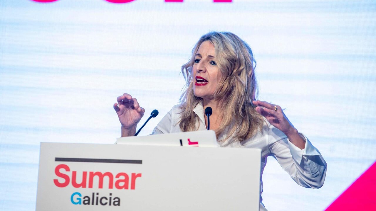 La vicepresidenta segunda, Yolanda D&iacute;az, interviene durante la puesta de largo de la candidata de Sumar Galicia, Marta Lois, en el Auditorio Mar de Vigo, a 12 de enero de 2024, en Vigo, Pontevedra, Galicia.