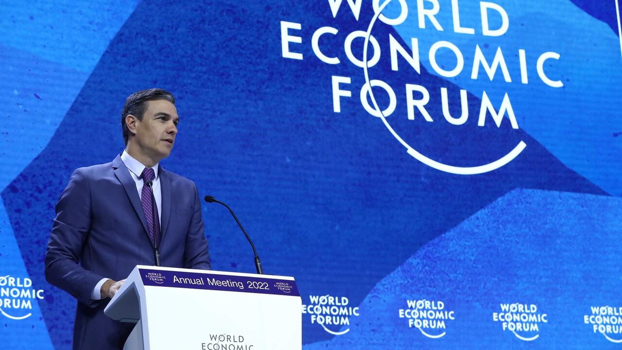 El presidente del Gobierno, Pedro S&aacute;nchez, durante su intervenci&oacute;n en el Foro Econ&oacute;mico Mundial en Davos (Suiza).