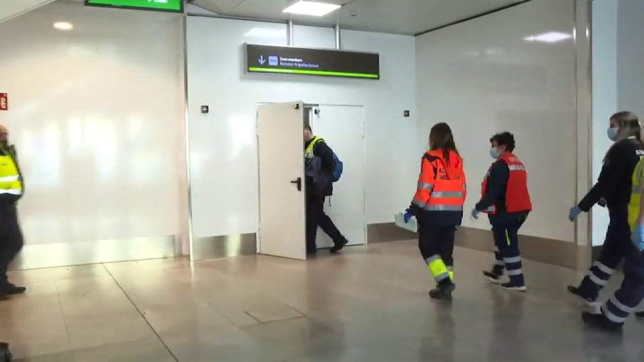 El caos&nbsp;de las salas de asilo del aeropuerto de Barajas apuntan a Grande-Marlaska