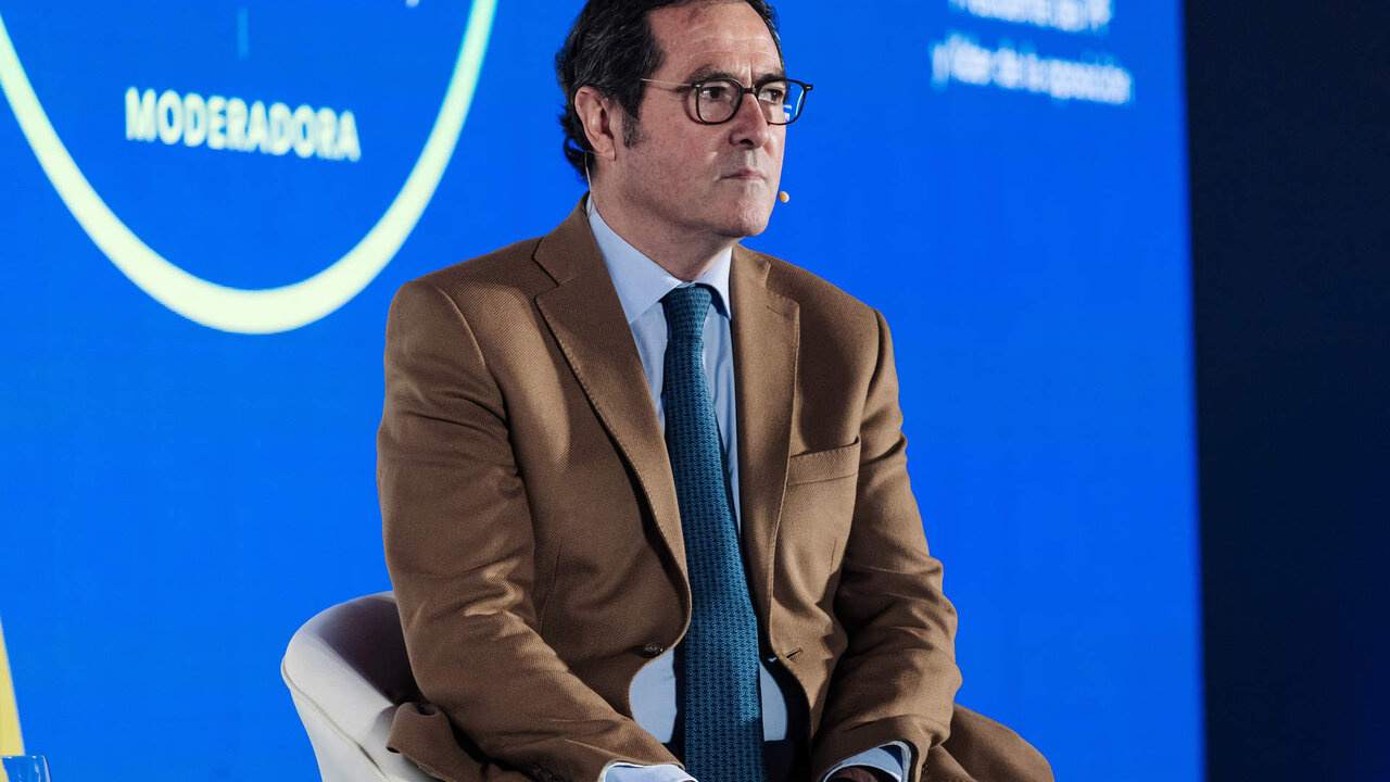 El presidente de la CEOE, Antonio Garamendi, participa en el X Foro de Innovaci&oacute;n Tur&iacute;stica Hotusa Explora, en el Hotel Eurostars Tower, a 22 de enero de 2024, en Madrid.