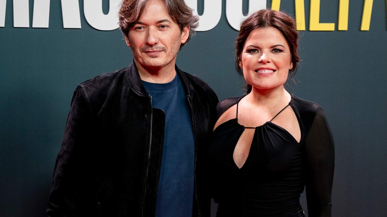 Alberto Caballero y Laura Caballero posan durante un photocall de Netflix.