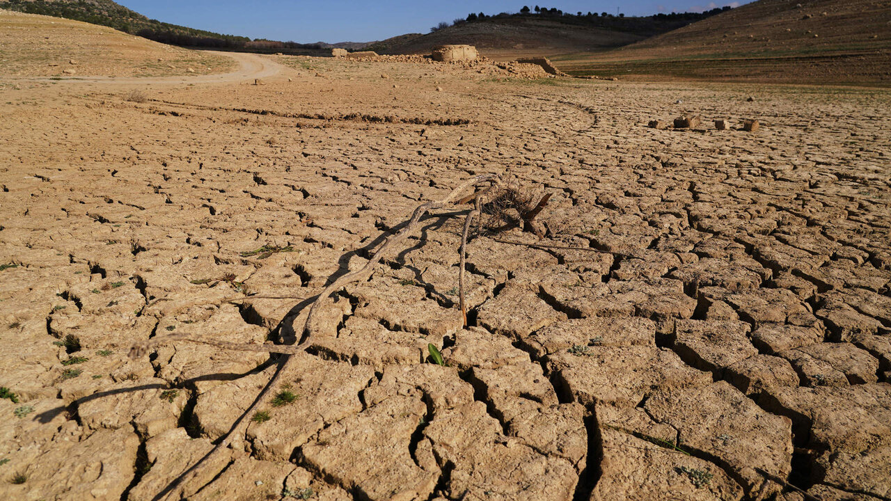 Los restos del antiguo pueblo de Pe&ntilde;arubia han quedado al descubierto por la ausencia de agua en el embalse de Guadalteba a causa de la extrema sequ&iacute;a a 3 de febrero de 2024 en M&aacute;laga, Andaluc&iacute;a.//&Aacute;lex Zea.