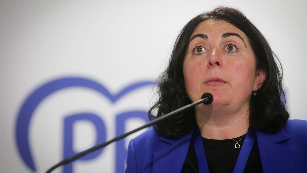 Lugo. La candidata del PP a la alcald&iacute;a de Lugo, Elena Candia, celebra la victoria amarga en las elecciones municipales tras conocer que los pactos de PSOE y BNG les permitir&aacute;n retener tanto Concello de Lugo como Diputaci&oacute;n Provincial