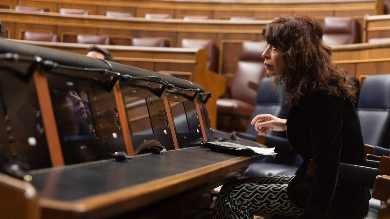 La ministra de Igualdad, Ana Redondo, en el Pleno del Congreso.