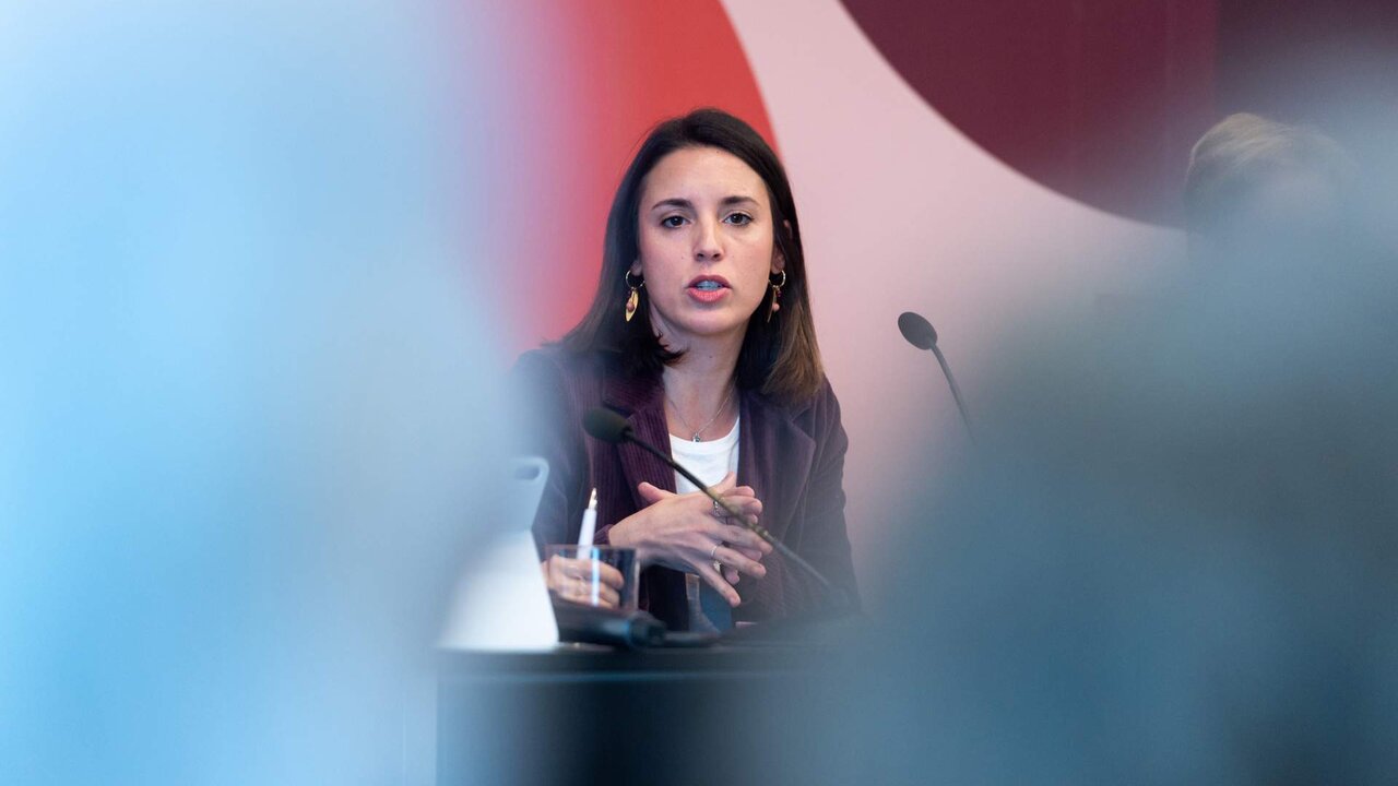 La candidata de Podemos a las elecciones europeas, Irene Montero, durante el coloquio 'De la Manada a Jennifer Hermoso: los l&iacute;mites del consentimiento', en el C&iacute;rculo de Bellas Artes, a 5 de marzo de 2024, en Madrid.