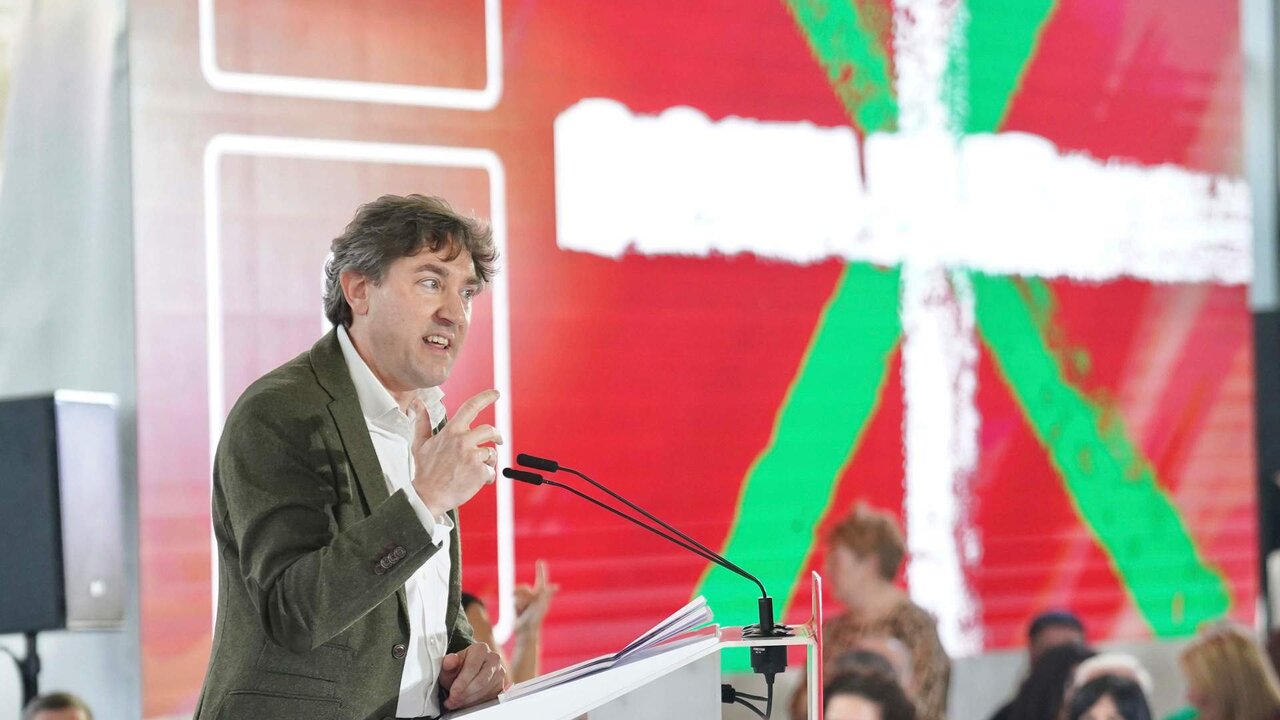 El candidato del PSE-EE a lehendakari, Eneko Andueza, en un acto en Bilbao.