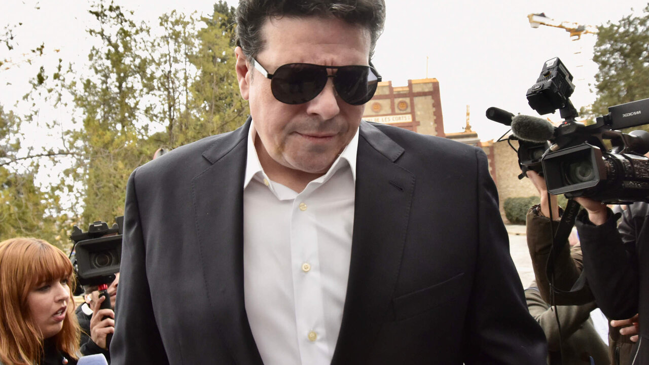 Carlos C&aacute;novas, ex marido de Silvia Tortosa, llegando al tanatorio de Les Corts para darle el &uacute;ltimo adi&oacute;s a la actriz, a 25 de marzo de 2024, en Barcelona (Espa&ntilde;a).
MUERTE;TANATORIO;SILVIA TORTOSA;25 MARZO 2024
David Oller / Europa Press
25/3/2024