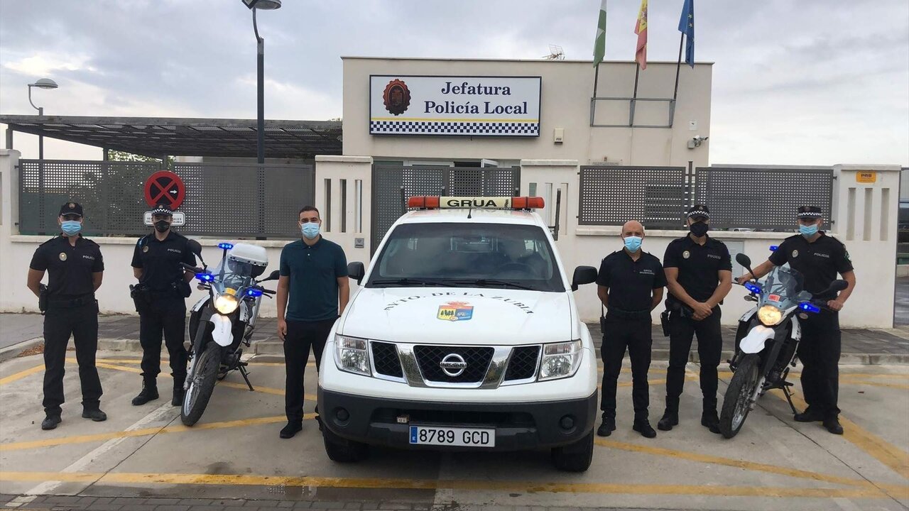 Efectivos de la polic&iacute;a local de La Zubia. Fuente: EuropaPress