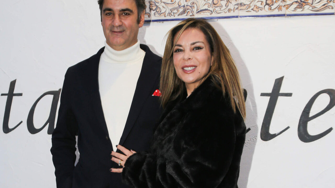 Jesul&iacute;n de Ubrique y Mar&iacute;a Jos&eacute; Campanario posan para la prensa a 13 de Enero de 2024 en Arcos de Frontera, C&aacute;diz (Espa&ntilde;a).
FIESTA;CUMPLEA&Ntilde;OS;RESTAURANTE
Leandro Wassaul / Europa Press
(Foto de ARCHIVO)
14/1/2024