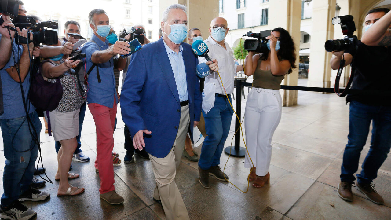 JUICIO POR EL AMA&Ntilde;O DEL PGOU EN ALICANTE, CASTEDO, ORTIZ Y ALPERI. Fotografias Joaqu&iacute;n P. Reina