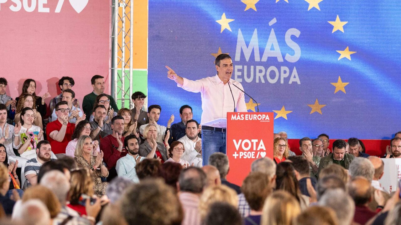 Mitin de campa&ntilde;a a las elecciones europeas del PSOE en Gij&oacute;n. Participan Pedro S&aacute;nchez, Adri&aacute;n Barb&oacute;n, Bego&ntilde;a Fern&aacute;ndez y Jon&aacute;s Fern&aacute;ndez.