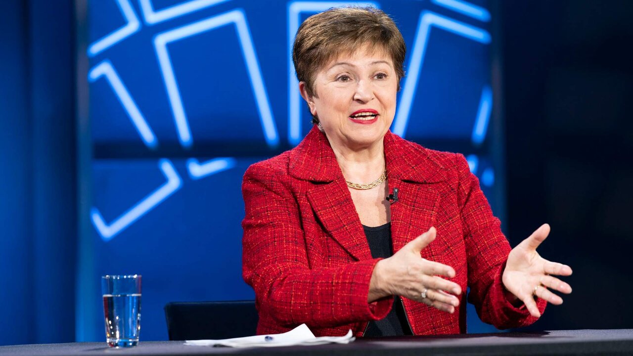 Managing Director Kristalina Georgieva, Jerome Powell, Chair of the Federal Reserve, Paschal Donohoe, Finance Minister of Ireland, and Ngozi Okonjo-Iweala, Director-General of the World Trade Organization, participate in a seminar on the global economy moderated by CNBC&rsquo;s Sara Eisen, Co-Anchor of Closing Bell, during the 2021 Spring Meetings from the International Monetary Fund.

IMF Photo/Cory Hancock
8 April 2021
Washington, DC, United States
Photo ref: CH2104081374.arw