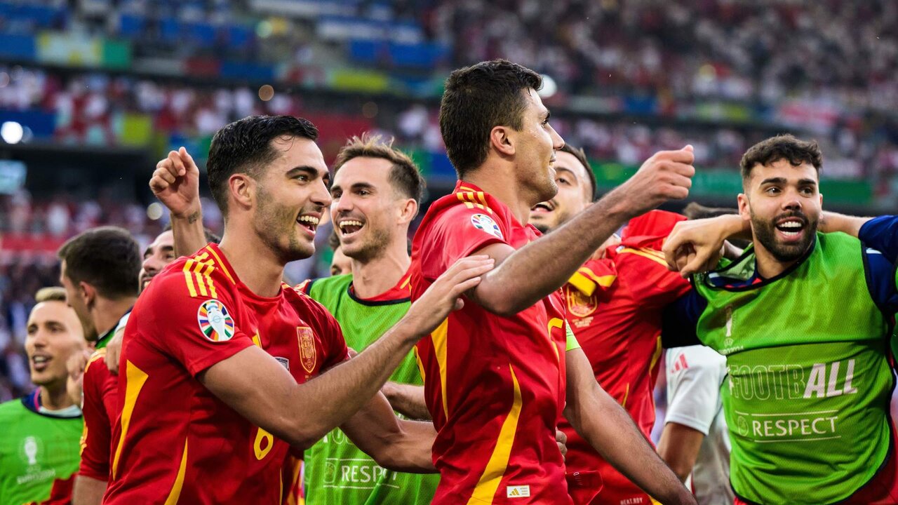 Celebraci&oacute;n del gol de Mikel Merino contra Alemania.