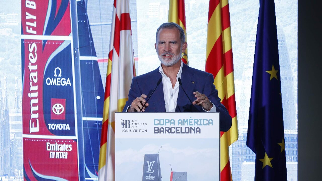 El rey Felipe VI, en el acto de bienvenida de la Copa Am&eacute;rica de Vela, en Barcelona.