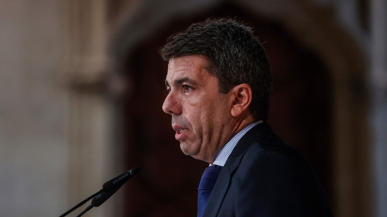 ROBER SOLSONA..20240116&hellip;..  El 'president' de la Generalitat, Carlos Maz&oacute;n, ofrece una rueda de prensa para valorar la situaci&oacute;n del sector p&uacute;blico de la Generalitat. Palau de la Generalitat.