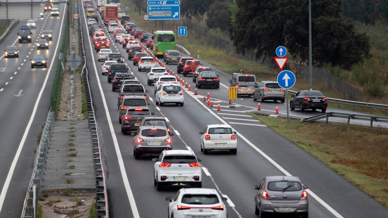 Tr&aacute;fico en la carretera A-1