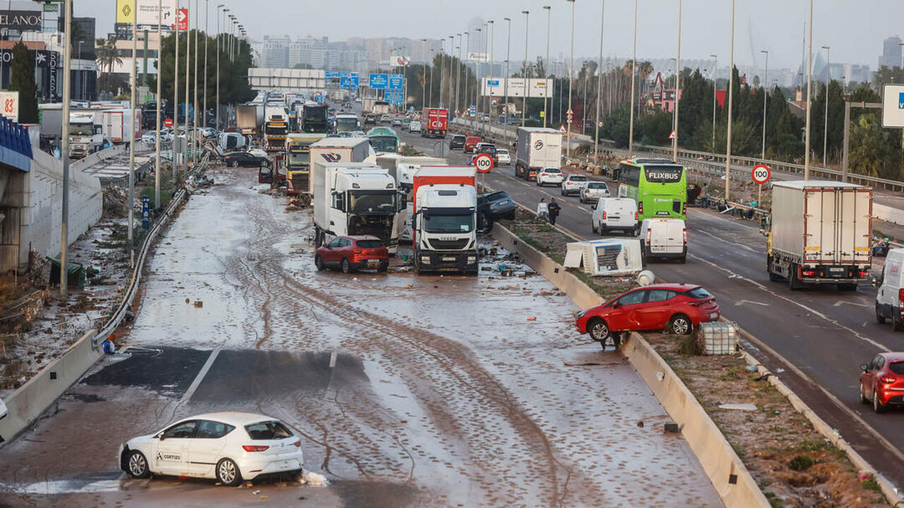 ROBER SOLSONA&hellip;.20241030&hellip;VALENCIA&hellip;&hellip;ZONA DE ALFAFAR DESPUES DE LA DANA.