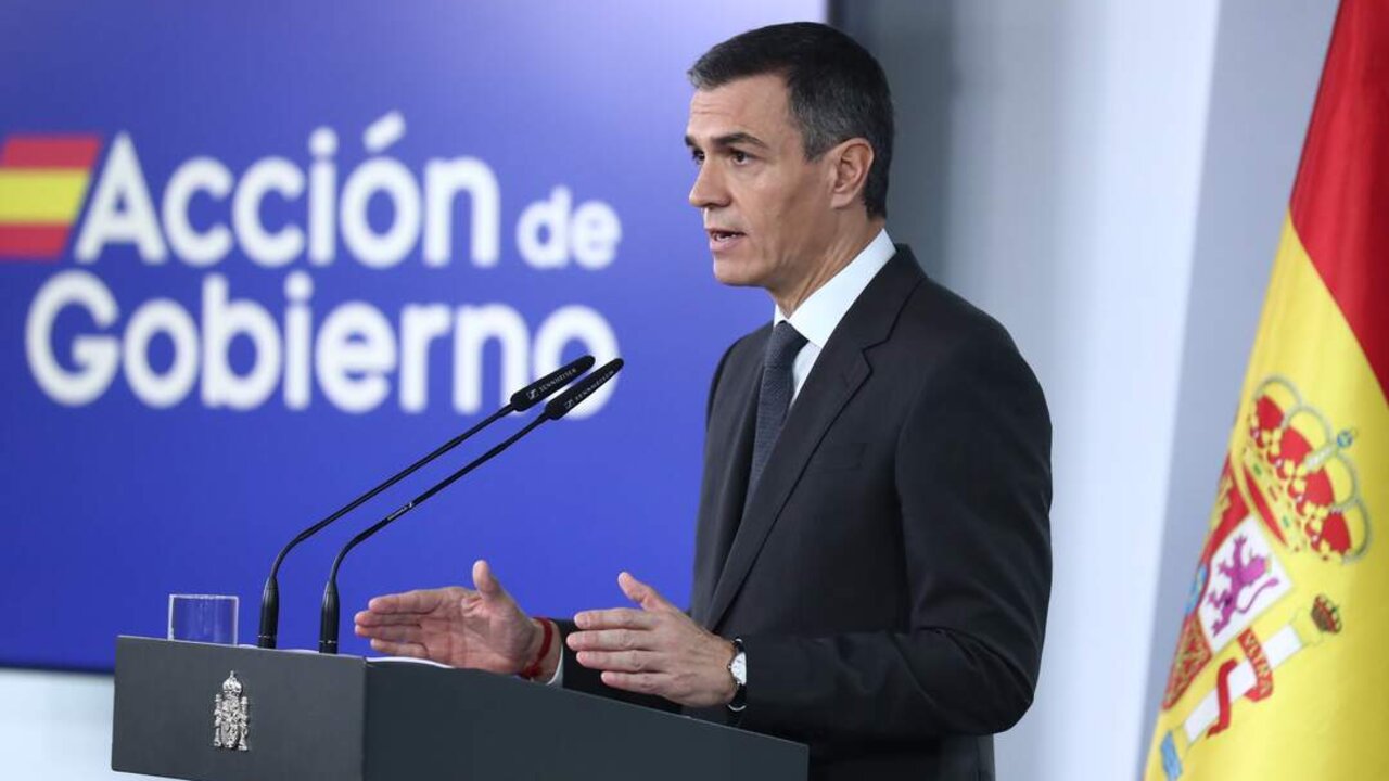 El presidente del Gobierno, Pedro S&aacute;nchez, durante su comparecencia ante los medios de comunicaci&oacute;n, en el Palacio de la Moncloa, a 2 de noviembre de 2024, en Madrid.