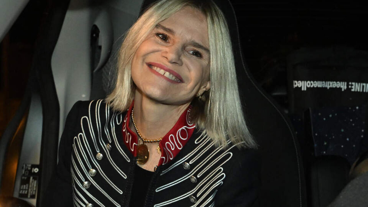 Eugenia Mart&iacute;nez de Irujo, junto a Narc&iacute;s Rebollo, salen de la casa de Mariola Orellana donde han celebrado su cumplea&ntilde;os, a 26 de noviembre de 2024, en Madrid (Espa&ntilde;a)
GENTE;CUMPLEA&Ntilde;OS
Jos&eacute; Oliva / Europa Press
26/11/2024
