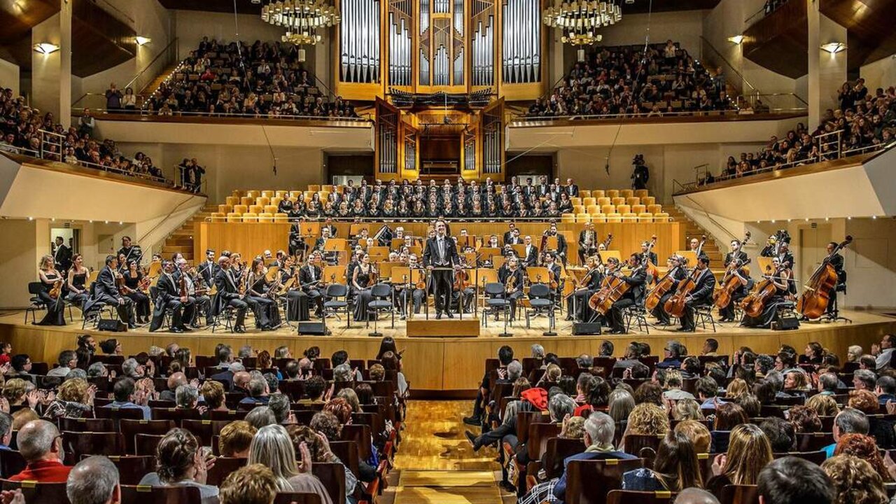 Una orquesta sinf&oacute;nica.