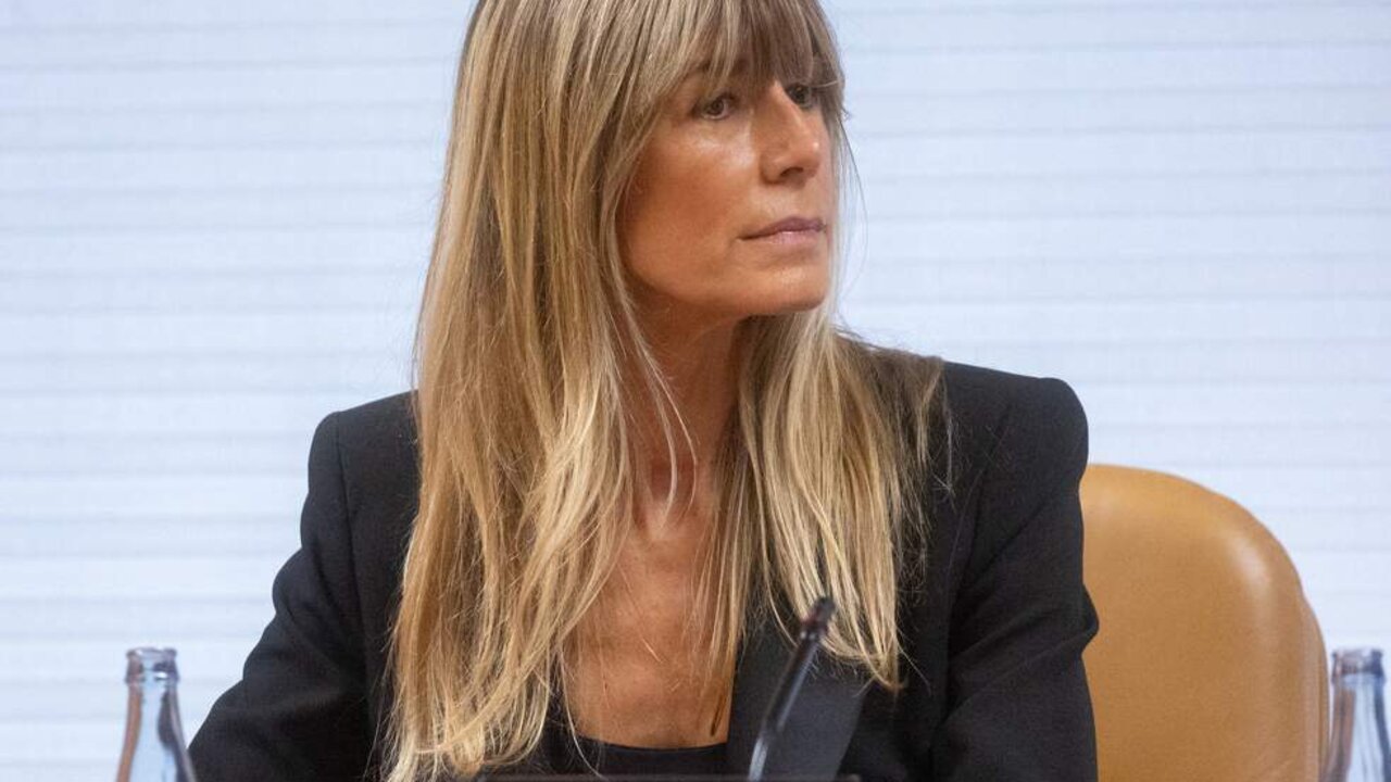 La mujer del presidente del Gobierno, Bego&ntilde;a G&oacute;mez, durante la Comisi&oacute;n de Investigaci&oacute;n sobre programas de c&aacute;tedras y postgrados de la Universidad Complutense de Madrid y empresas financiadoras, en la Asamblea de Madrid, a 13 de noviembre de 2024, en Madrid.