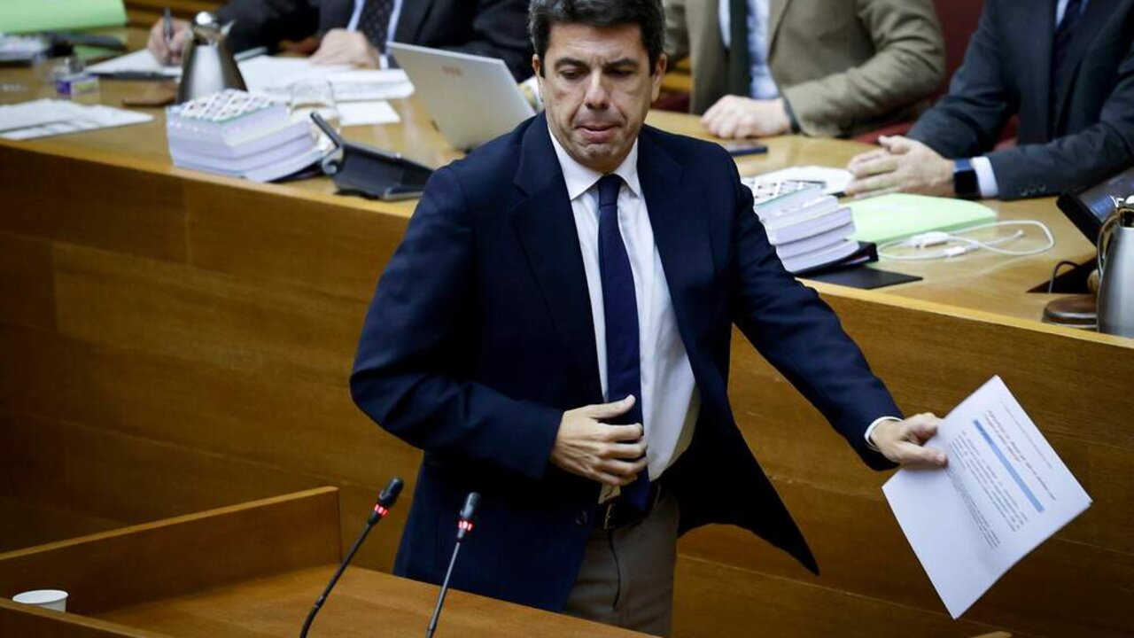 El 'president' de la Generalitat, Carlos Maz&oacute;n, este jueves en la sesi&oacute;n de control en Les Corts.