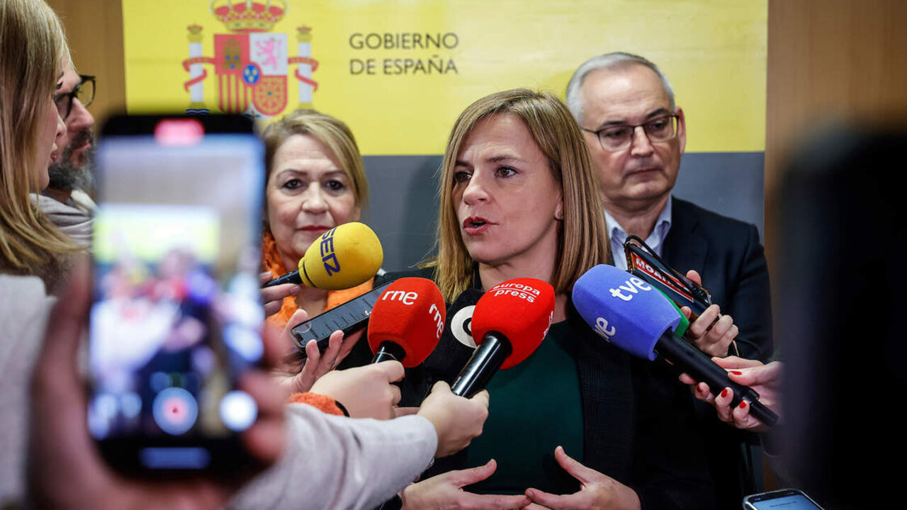 ROBER SOLSONA..20231221&hellip;..VALENCIA&hellip;La delegada del Gobierno, Pilar Bernab&eacute;, se re&uacute;ne con Adif y eurodiputados para analizar la decisi&oacute;n del Parlamento Europeo de incluir en la Red Transeuropea de Transportes, como proyectos prioritarios, tramos del Corredor Mediterr&aacute;neo que discurren por la Comunitat Valenciana.