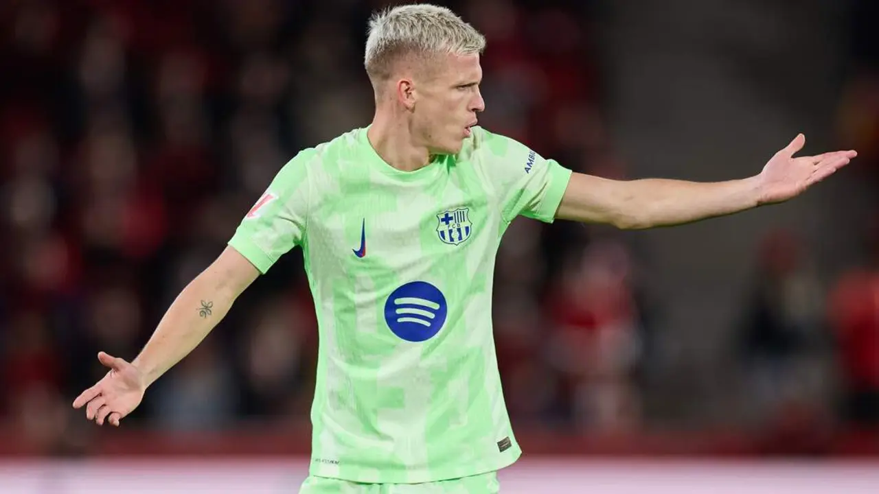 Dani Olmo con la camiseta del F.C Barcelona.