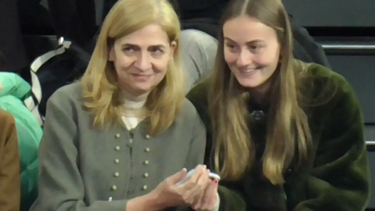 La Infanta Cristina y Johanna Zott en el partido de Fraikin BM. Granollers en el Palau d'Esports  a 22 de Febrero de 2025 en Granollers (España).