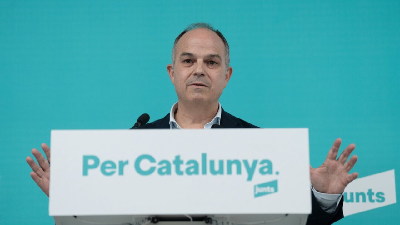 El secretario general de Junts, Jordi Turull, comparece ante los medios de comunicaci&oacute;n, en la sede de Junts, a 1 de julio de 2024, en Barcelona, Catalunya.